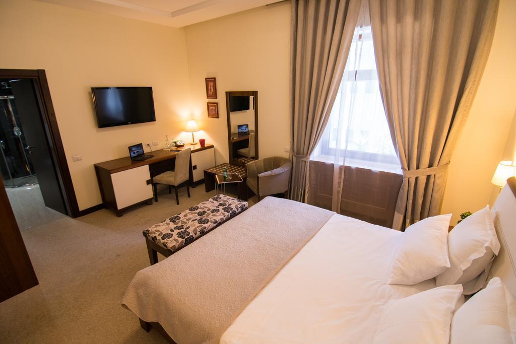 Boutique Hotel Kotoni ティラナ エクステリア 写真