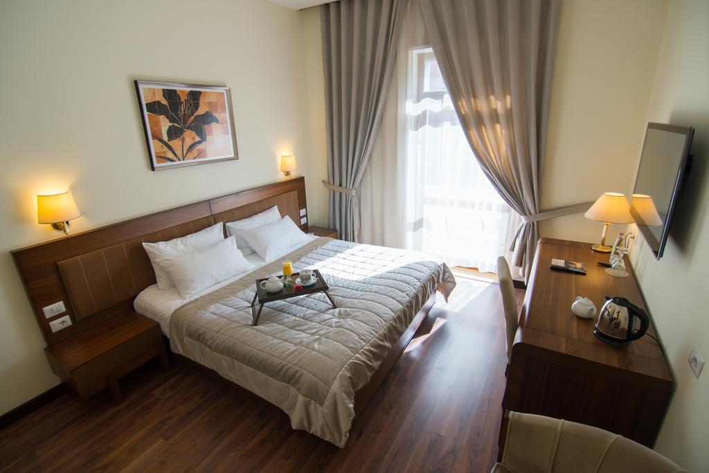 Boutique Hotel Kotoni ティラナ エクステリア 写真