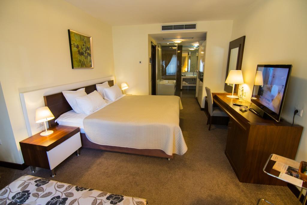 Boutique Hotel Kotoni ティラナ エクステリア 写真